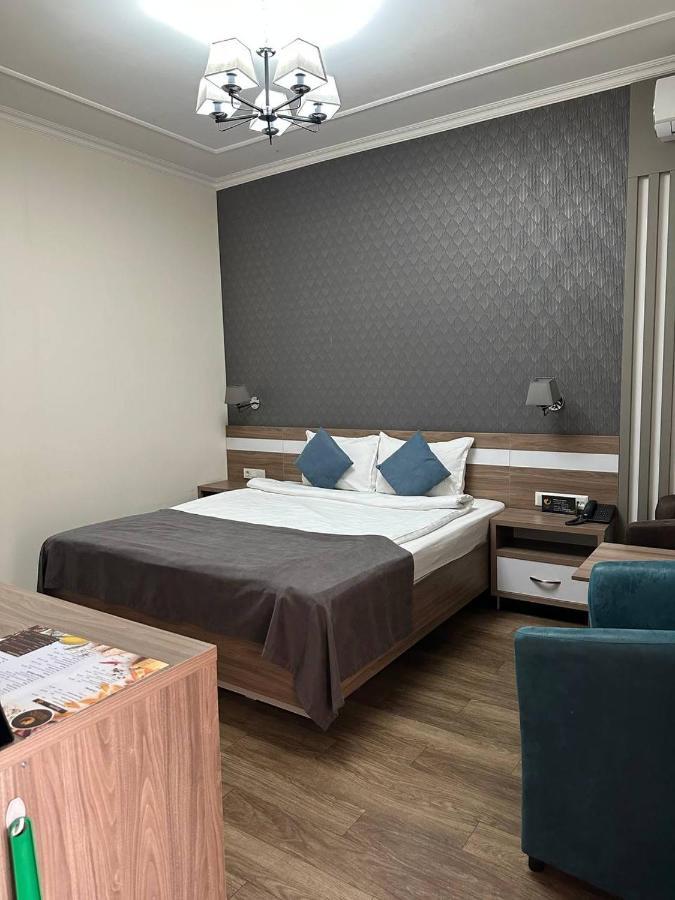 Gоlden Dragon Villa Hotel Bishkek Luaran gambar