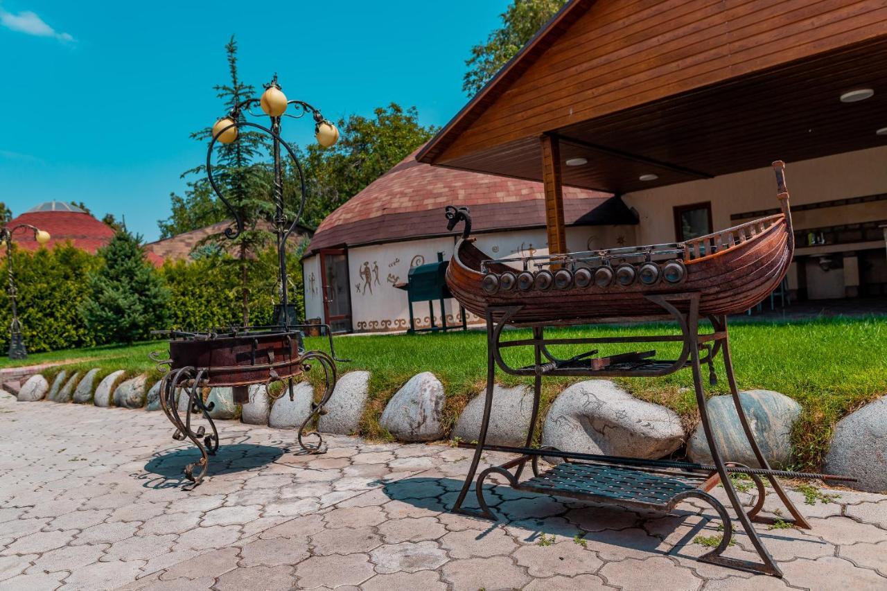 Gоlden Dragon Villa Hotel Bishkek Luaran gambar