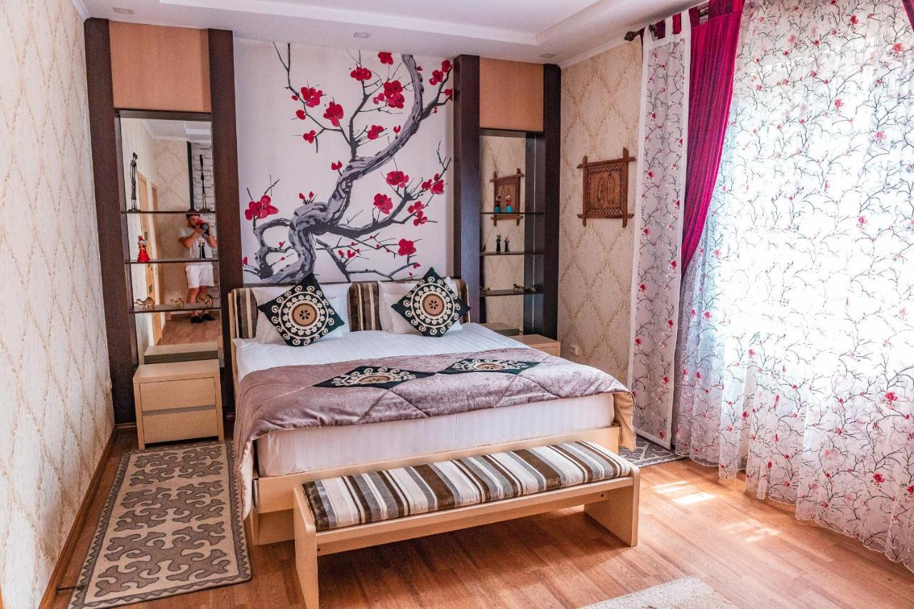 Gоlden Dragon Villa Hotel Bishkek Luaran gambar