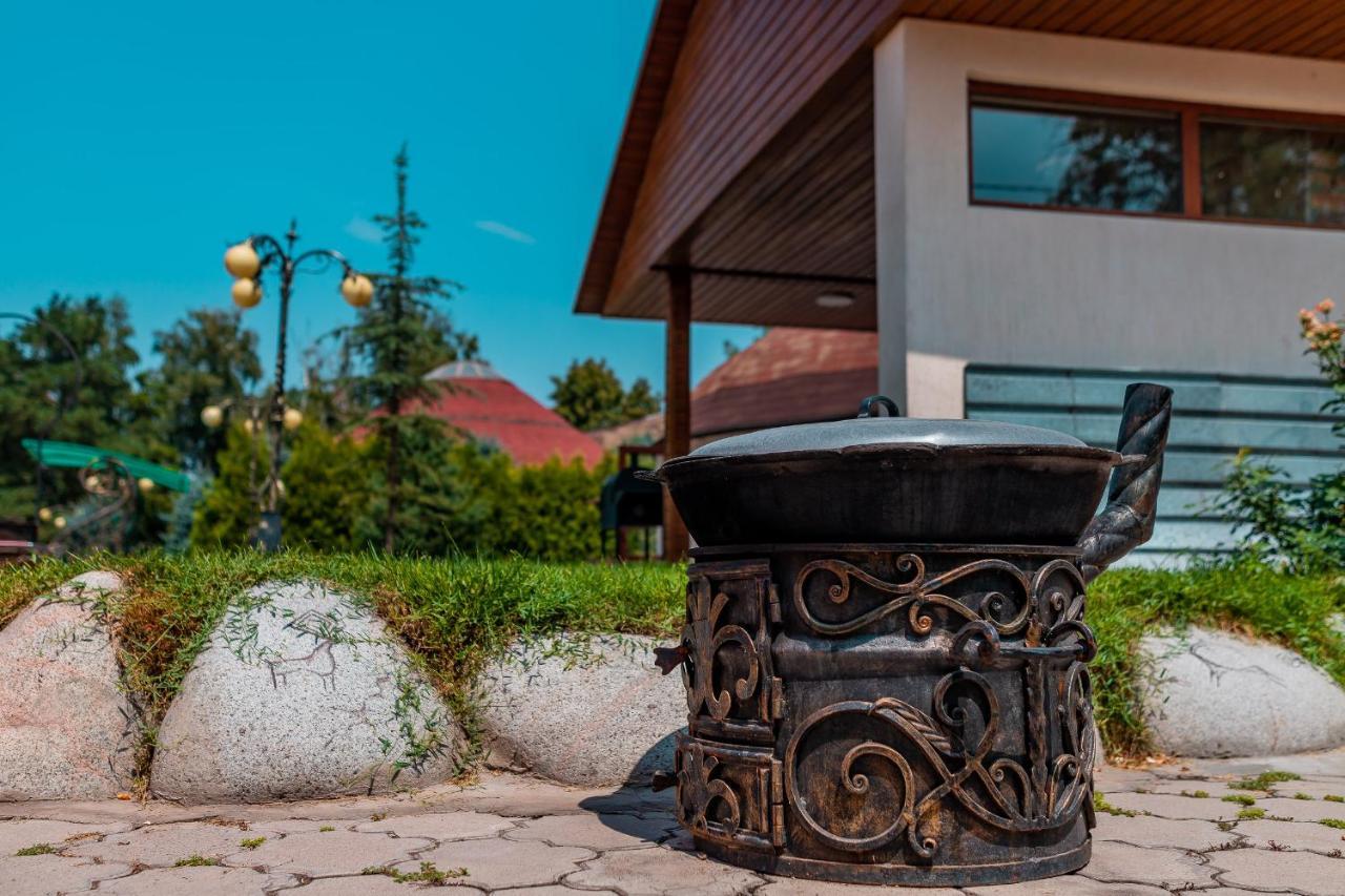 Gоlden Dragon Villa Hotel Bishkek Luaran gambar