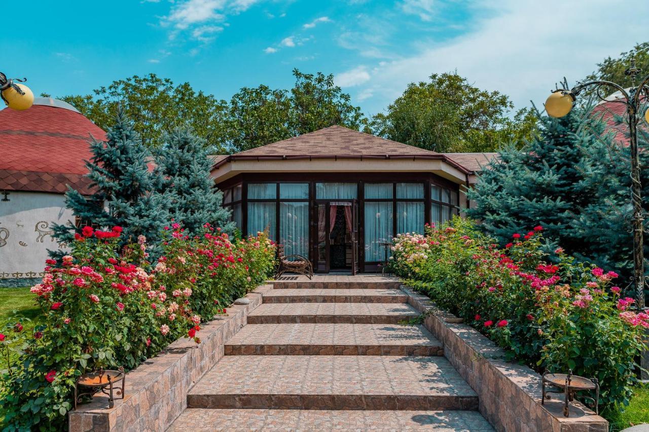 Gоlden Dragon Villa Hotel Bishkek Luaran gambar