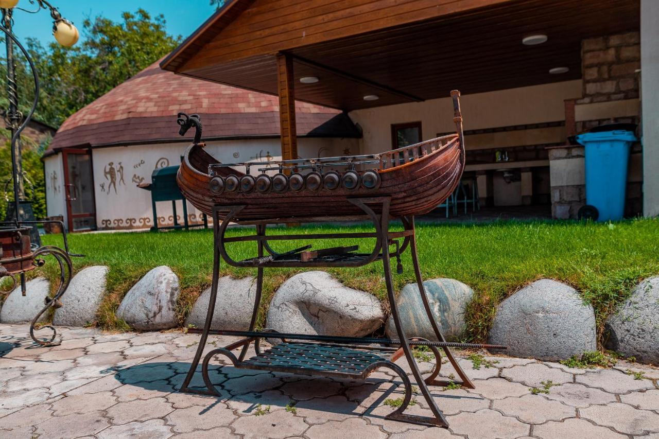 Gоlden Dragon Villa Hotel Bishkek Luaran gambar